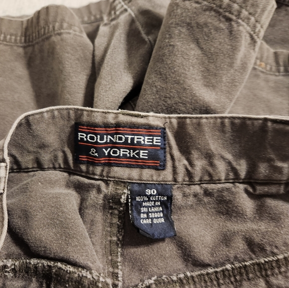 Womens Round Tree and Yorke shorts - Picture 3 of 3